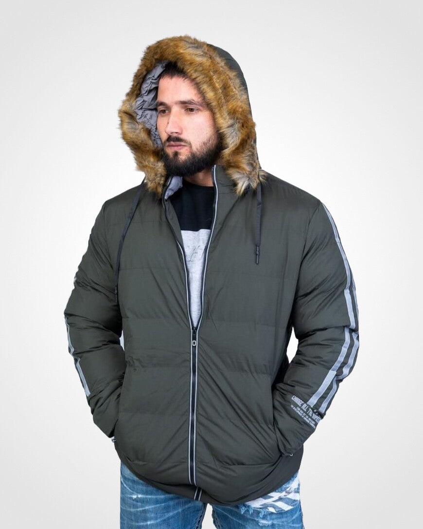 Cazadora acolchada con capucha