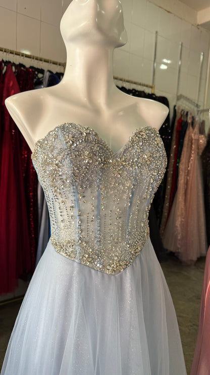 Vestido Largo Strapless Corte Princesa con pedrería