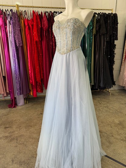 Vestido Largo Strapless Corte Princesa con pedrería